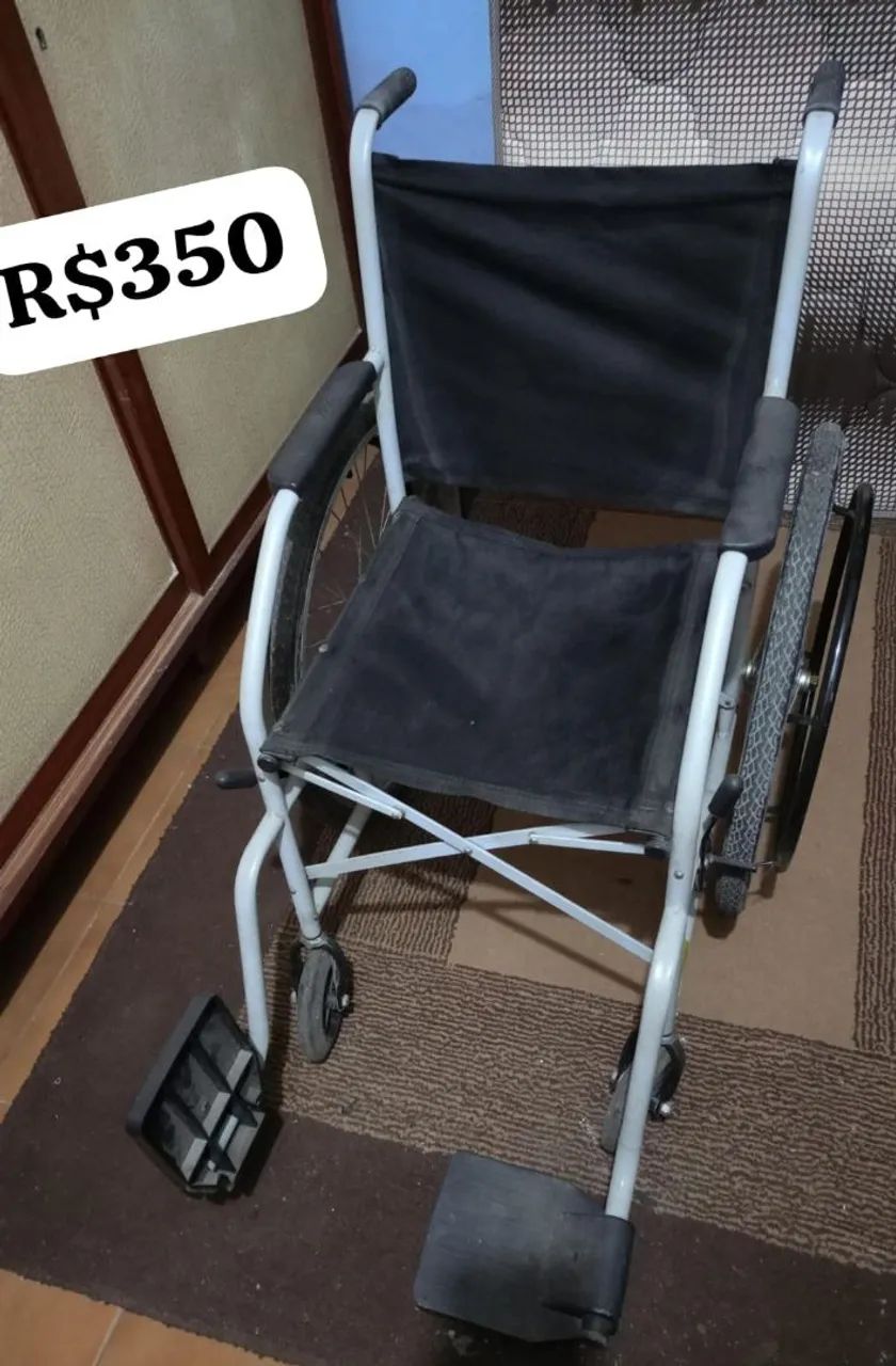 Vende-se Cadeira de Roda 