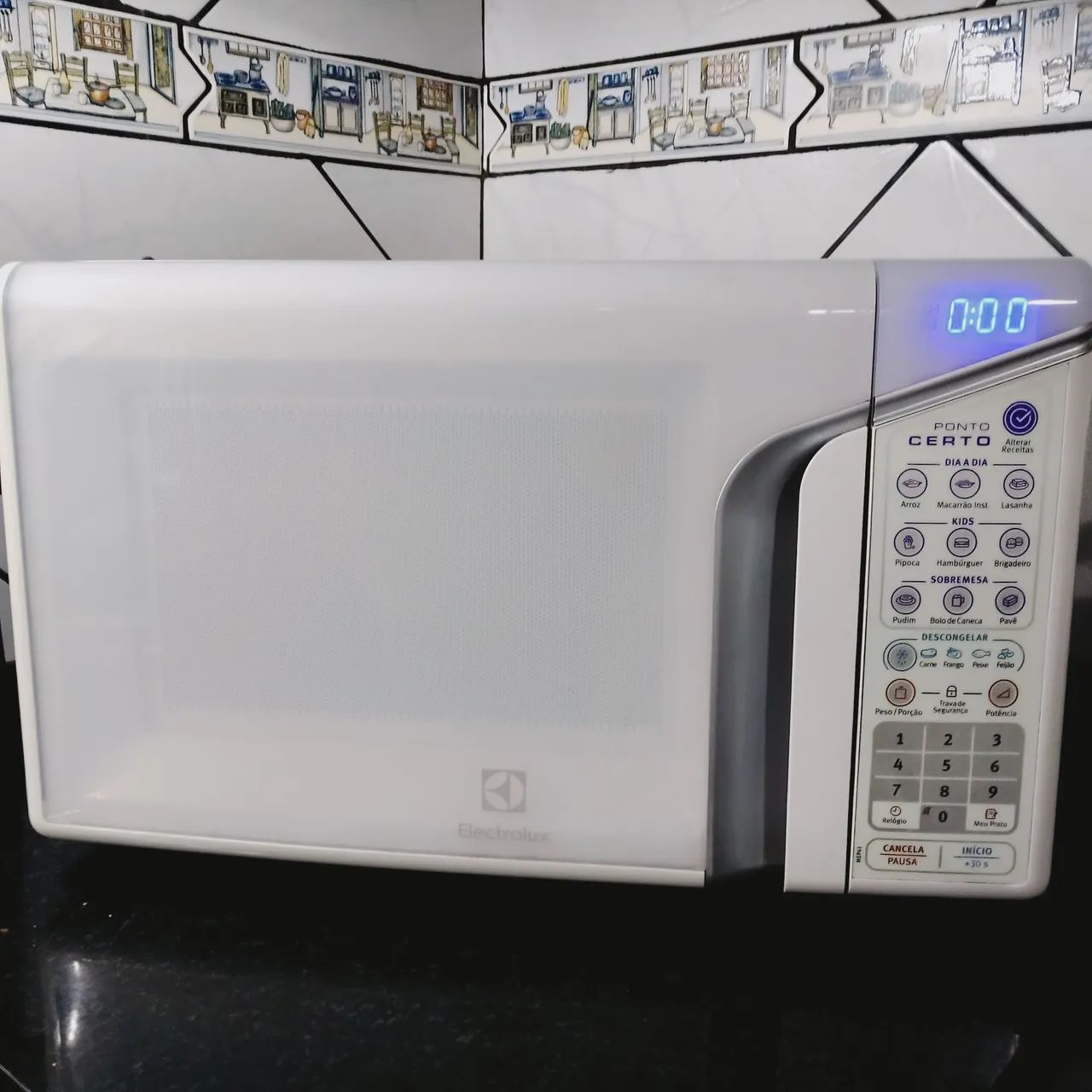 MICROONDAS ELECTROLUX 31 LITROS BRANCO FUNCIONANDO PERFEITAMENTE 