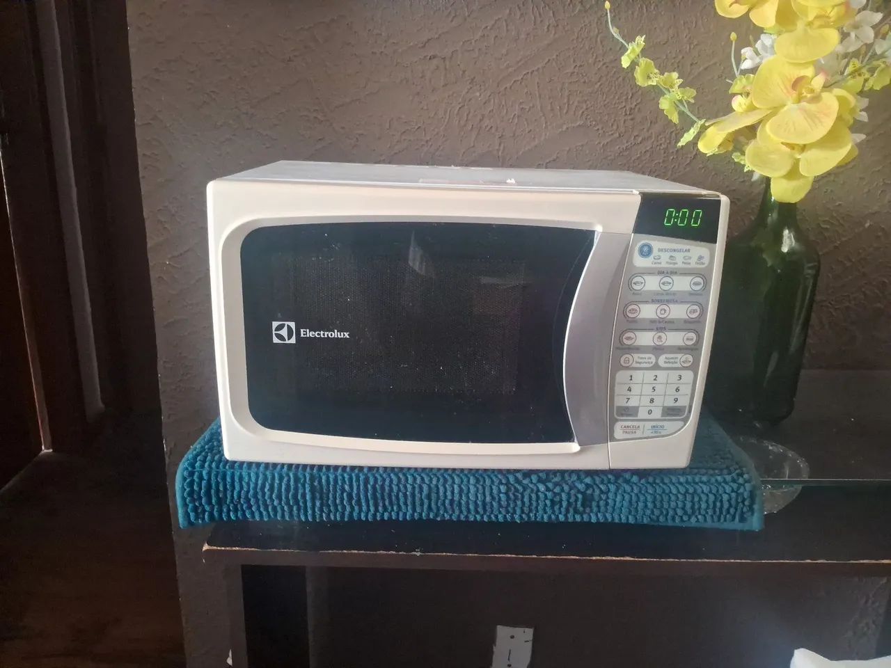 Microondas Electrolux 20 litros ( Funcionando perfeitamente) - Foto 2