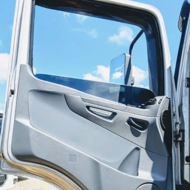 Mb Axor 2040 4x2 ano 2011  - Foto 3