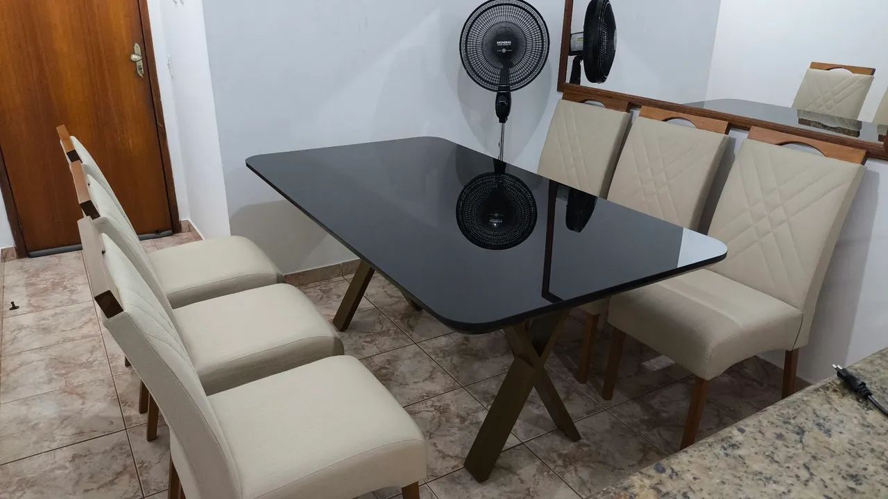 MESA DE ALTO PADRÃO LINDA E CONFORTÁVEL