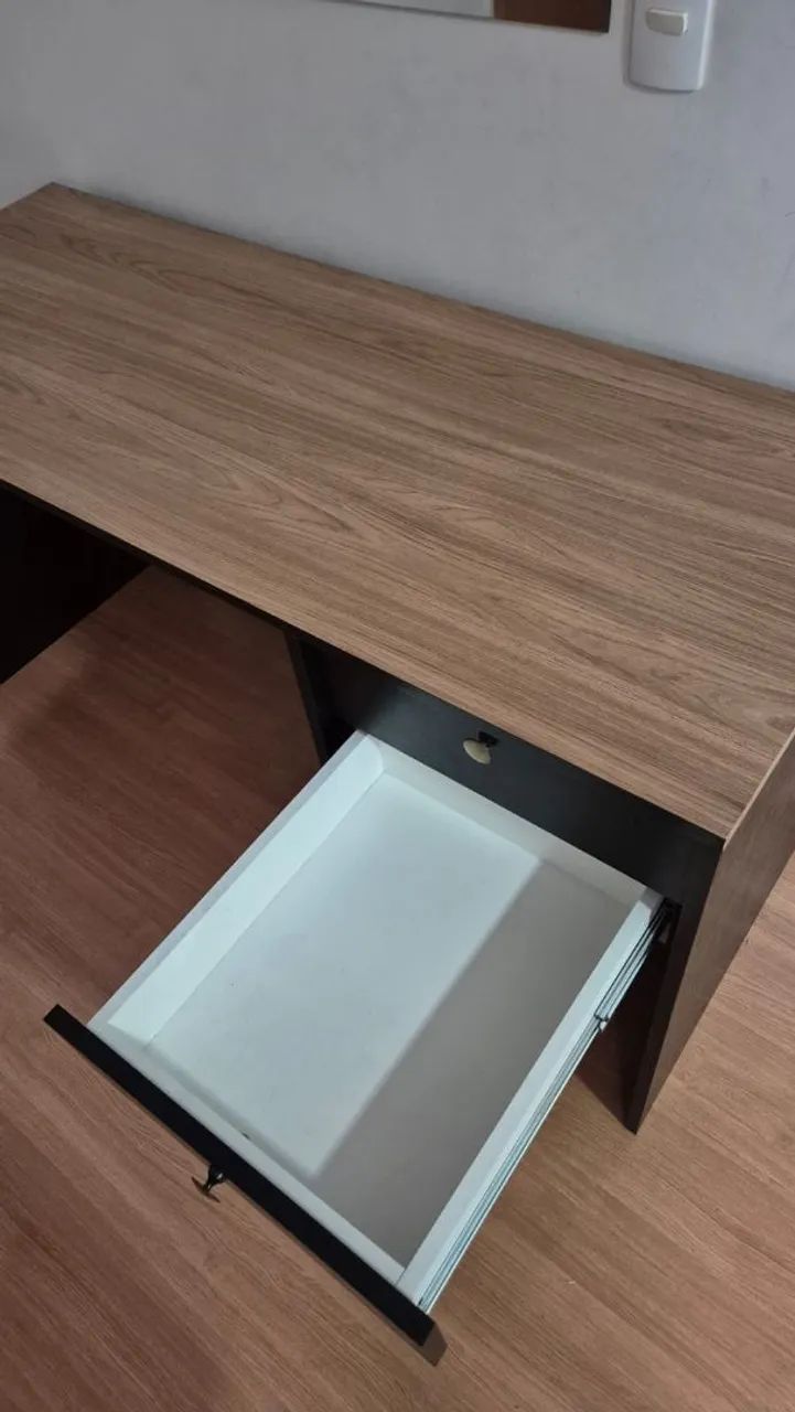 Mesa escritório planejada