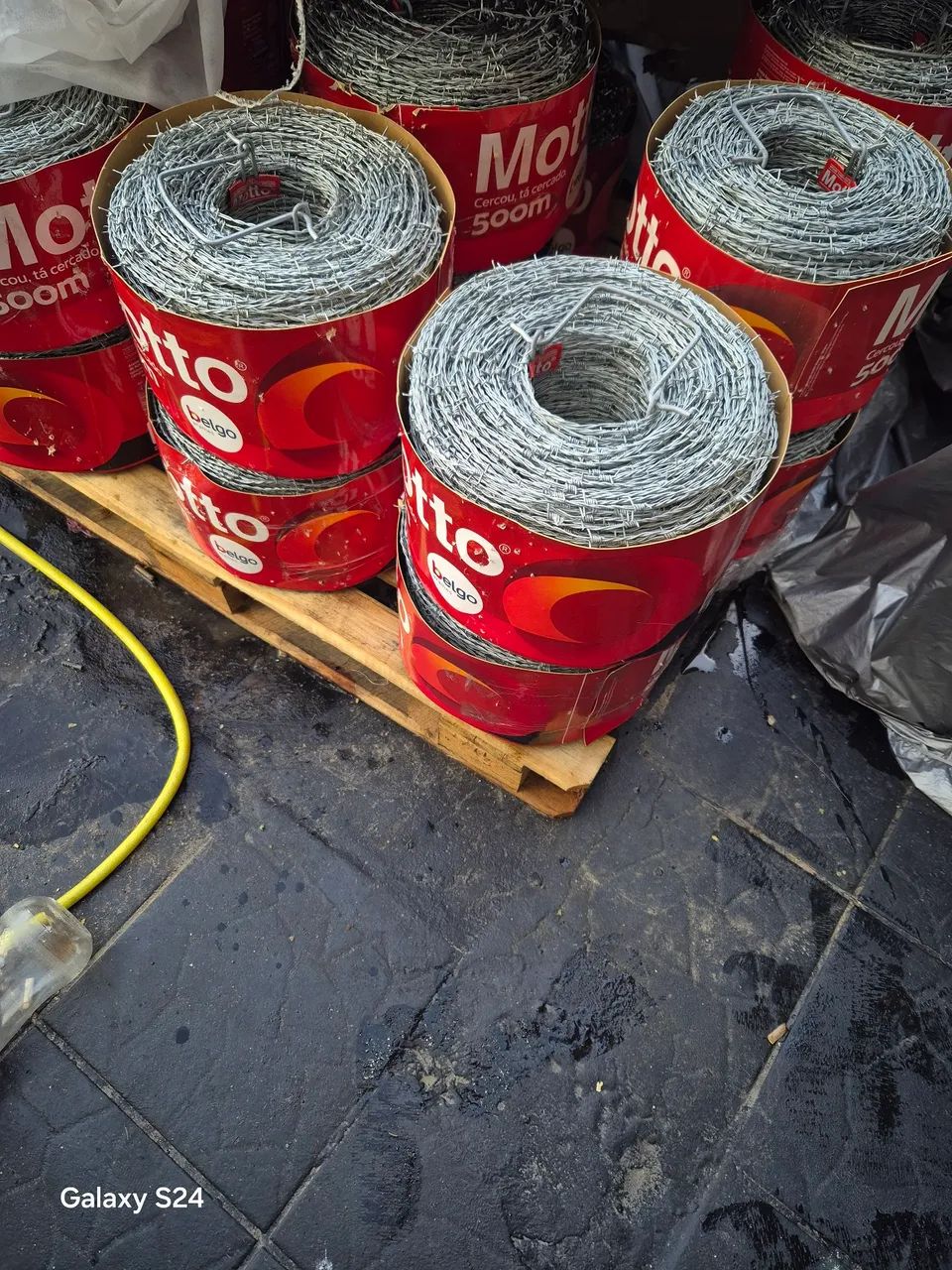 ARRAME FARPADO MOTTO 500M .NOVO. TENHO 20  ROLOS. - Foto 2