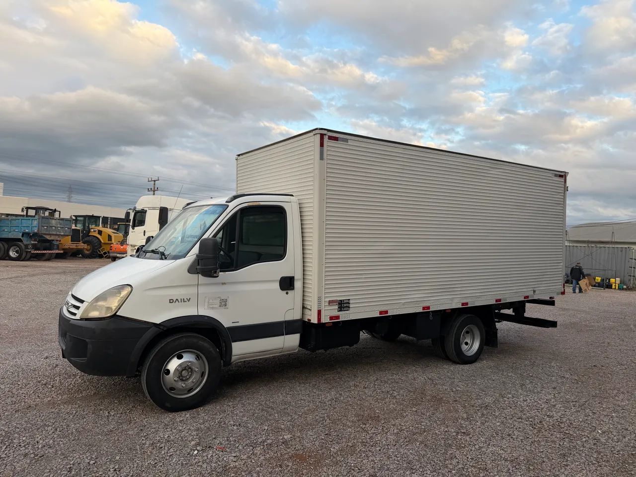 Iveco baú  - Foto 5