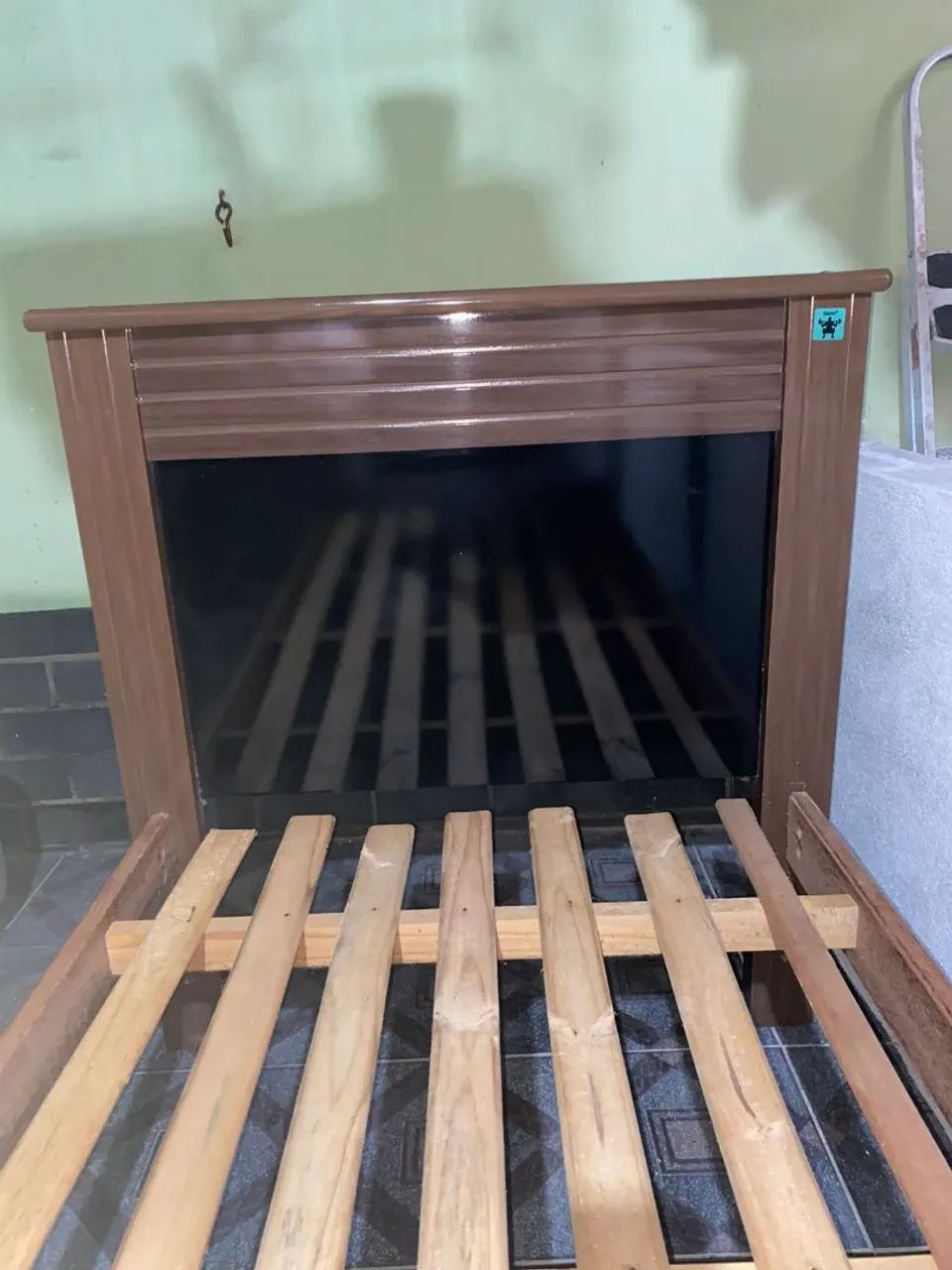 Vende se uma cama de solteiro semi nova  - Foto 2