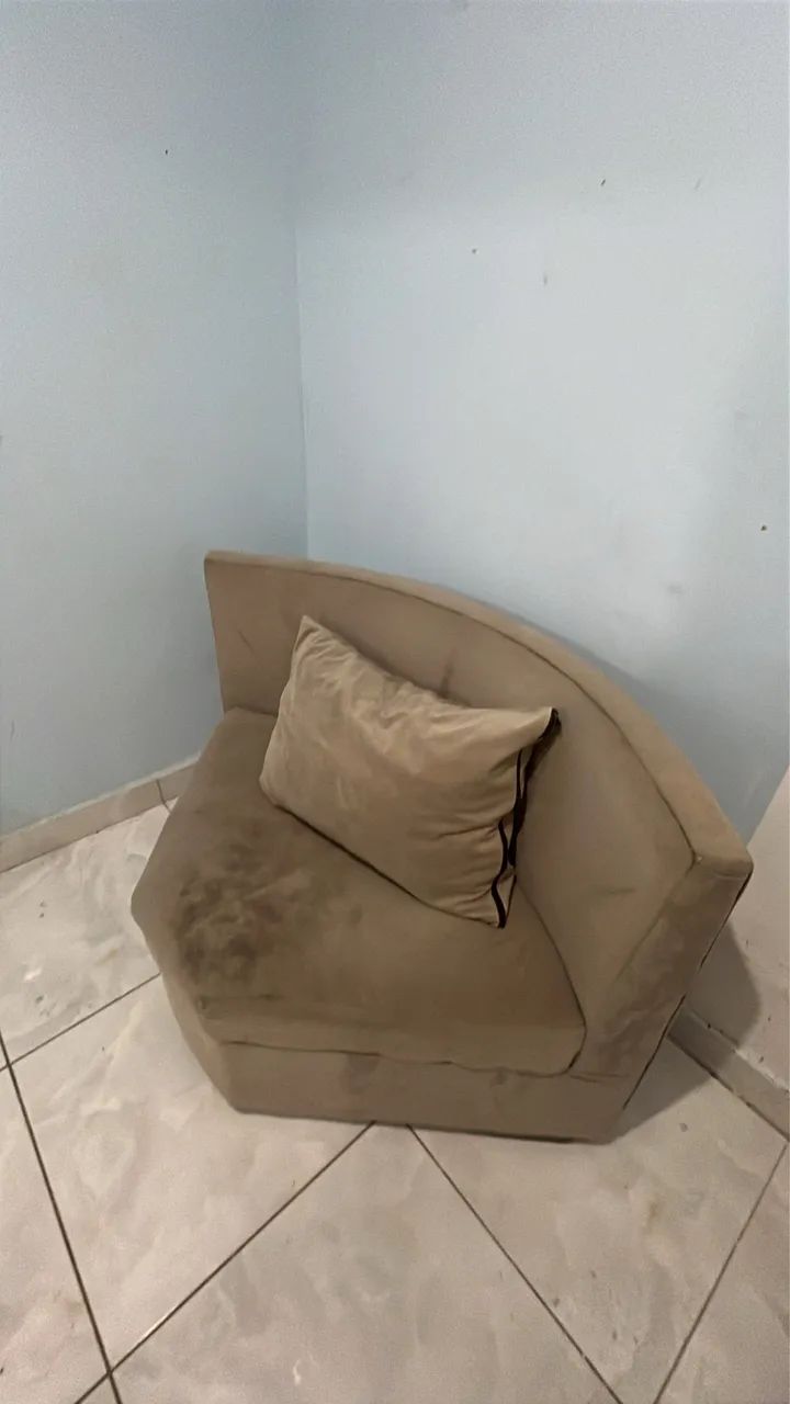 Poltrona de Canto + Puff em Suede Bege - Confortável e Elegante