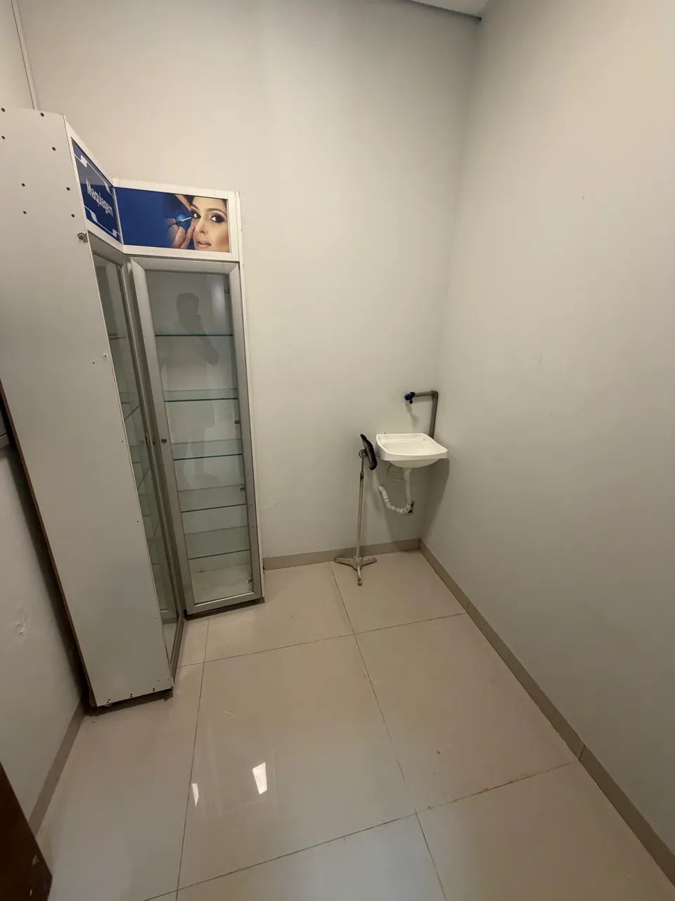 Vende se farmácia montada  - Foto 2