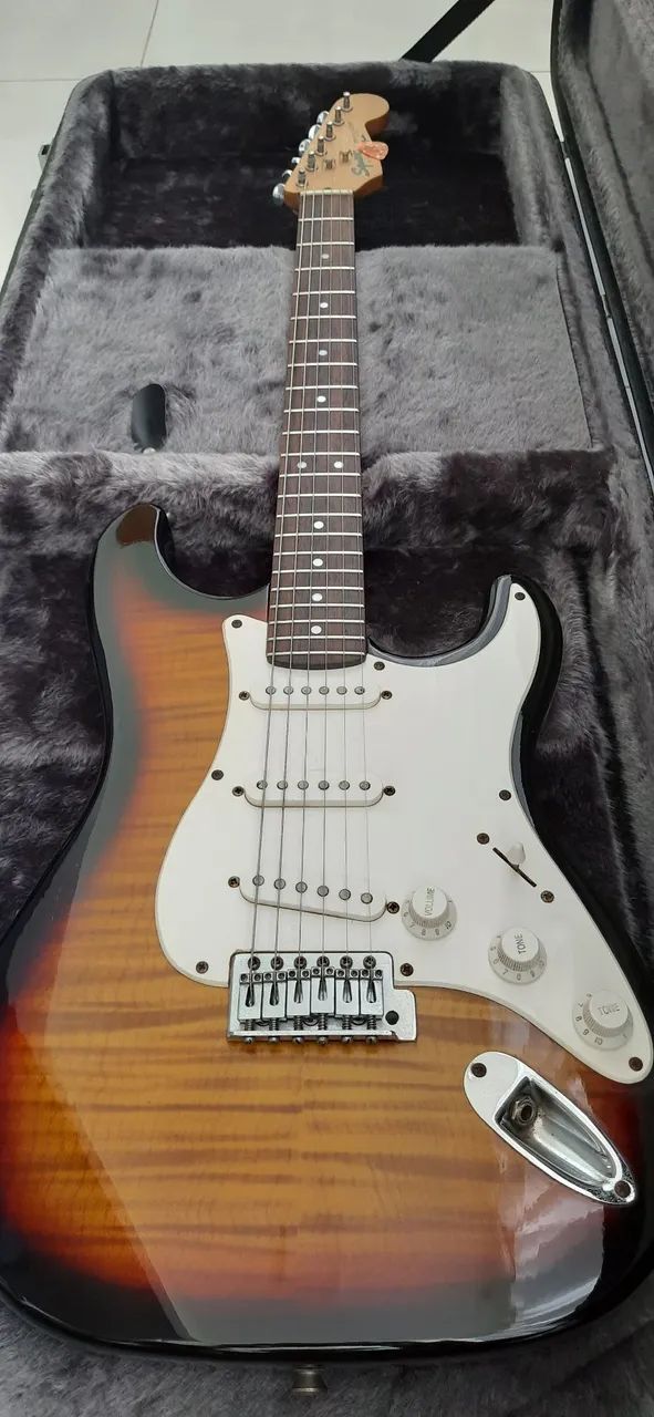 Guitarra Fender Squier Japonesa - Foto 2