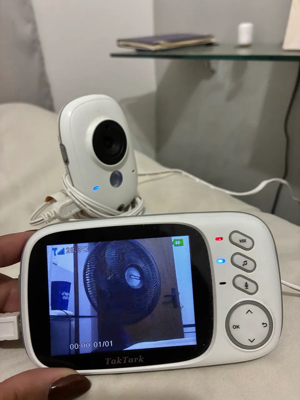 Babá eletrônica com visor e visão noturna  - Foto 3