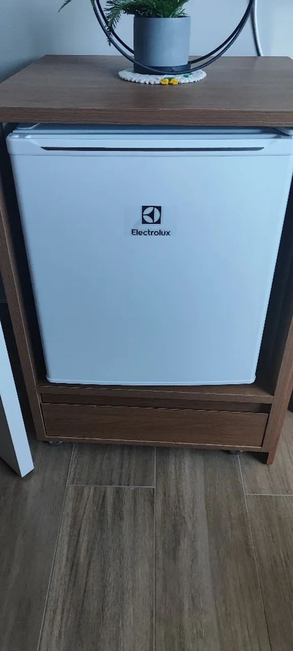 Vendo frigobar da Electrolux