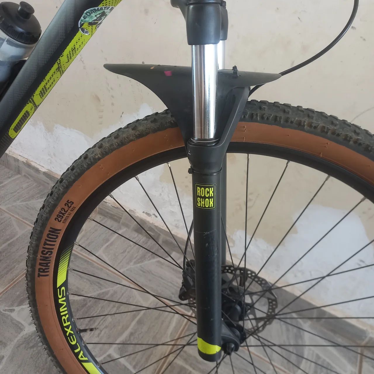 Vendo bike OGGI 7.2 toda DEORE . Quadro 17 - Foto 5