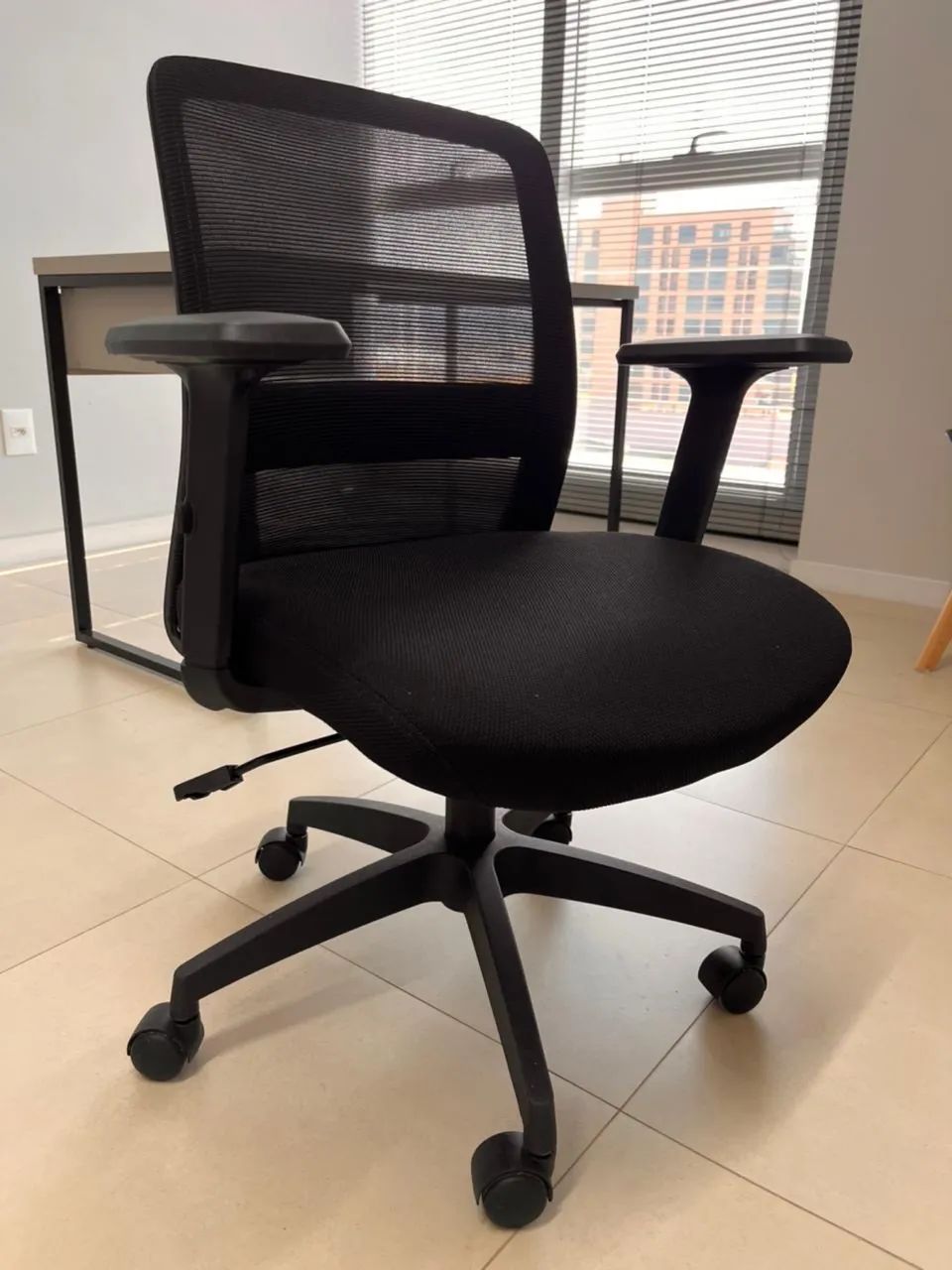 Cadeira de escritório giratória