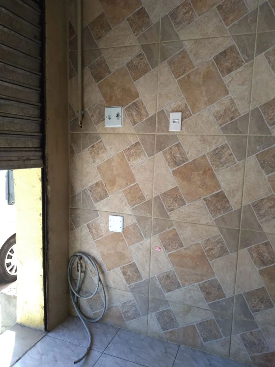VENDO CASA e ALUGO LOJA - Foto 4