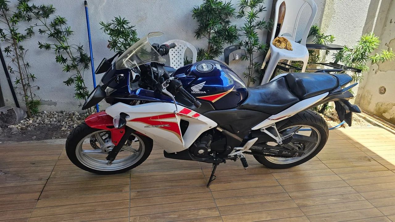 CBR 250 R EM OTIMO ESTADO