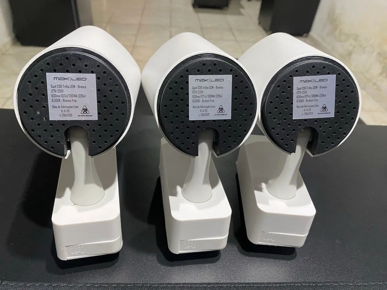 SPOTS LED TRILHO 30W MAKLED