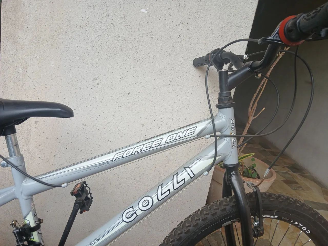 Vendo bicicleta aro 24 semi nova - Foto 5