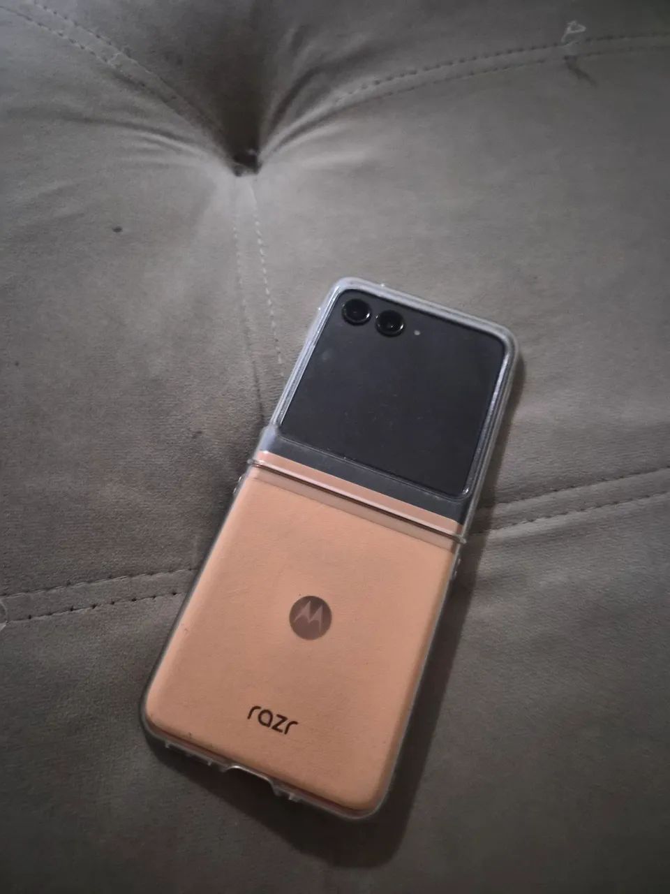 Celular Moto Razr com defeito 