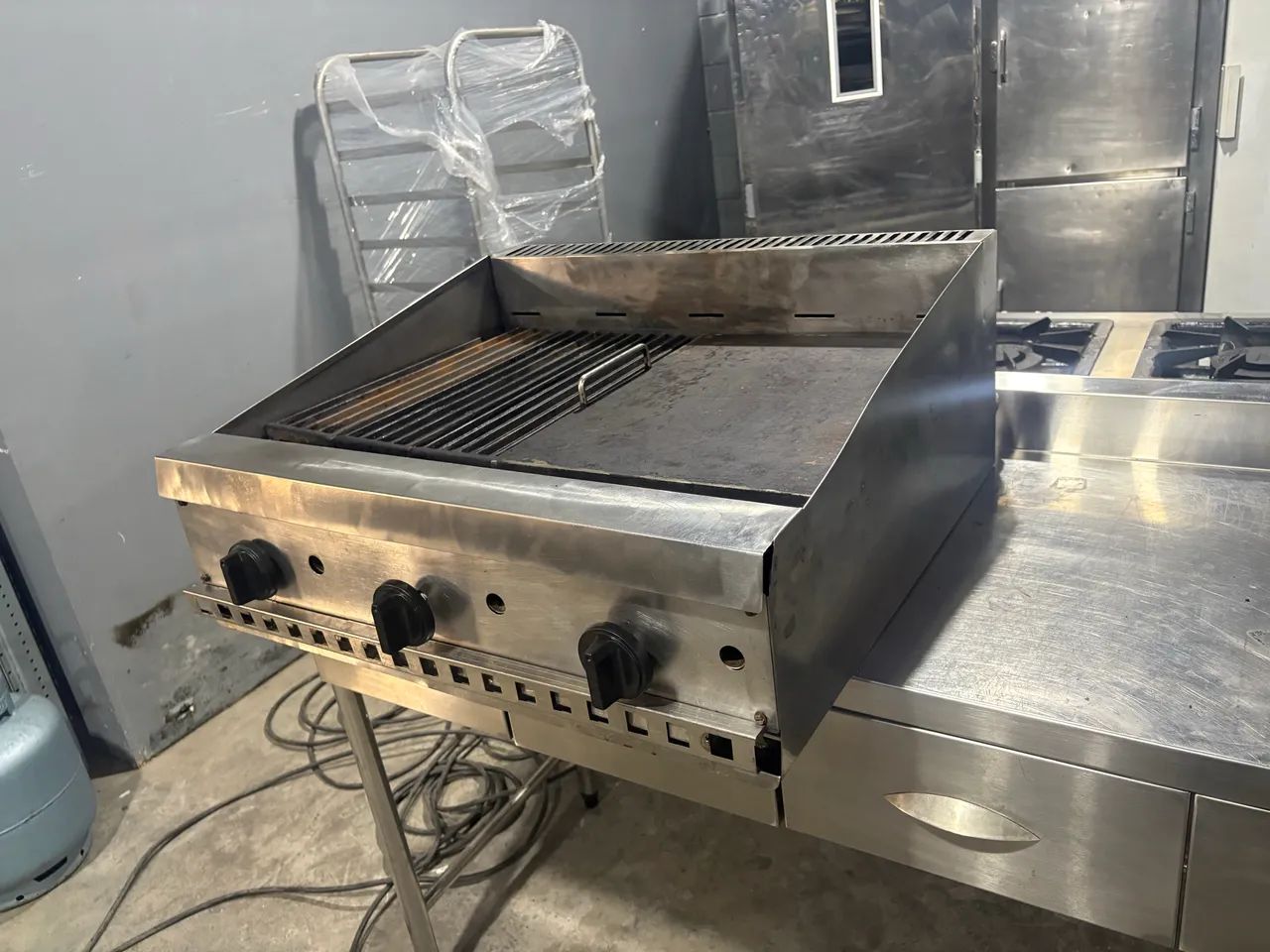 Char Broiler com Chapa Croydon 75 cm (Aceito Cartão)  - Foto 2