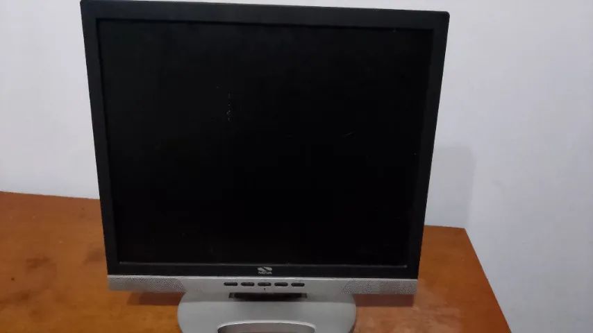 Monitor marca nova. 