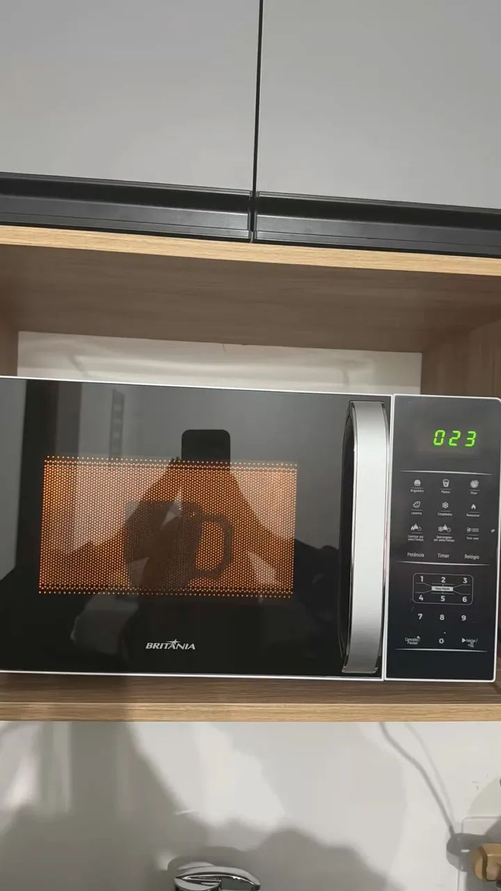 Micro-ondas Britânia 20L preto - Foto 2