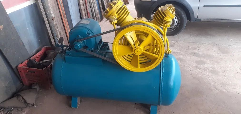 Compressor sem marca, 2 cabeçotes, usado, tudo funcionando - Foto 3