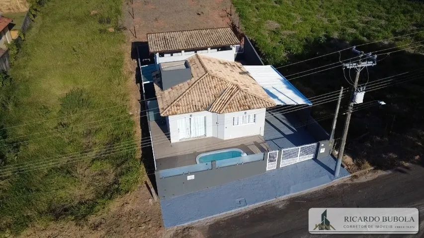 CASA TRÊS DORMITÓRIOS - ÁGUAS DE LINDÓIA-SP