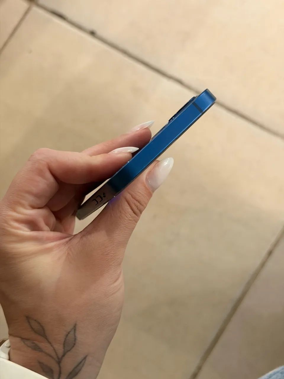 iPhone 12 64GB AZUL - Foto 3