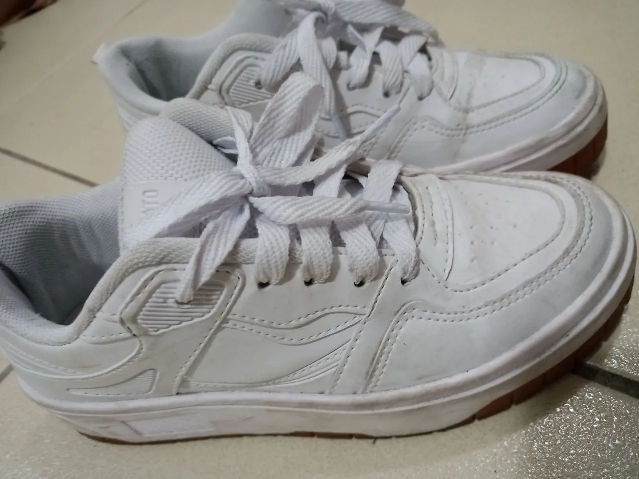 Tênis branco n36 - Foto 2