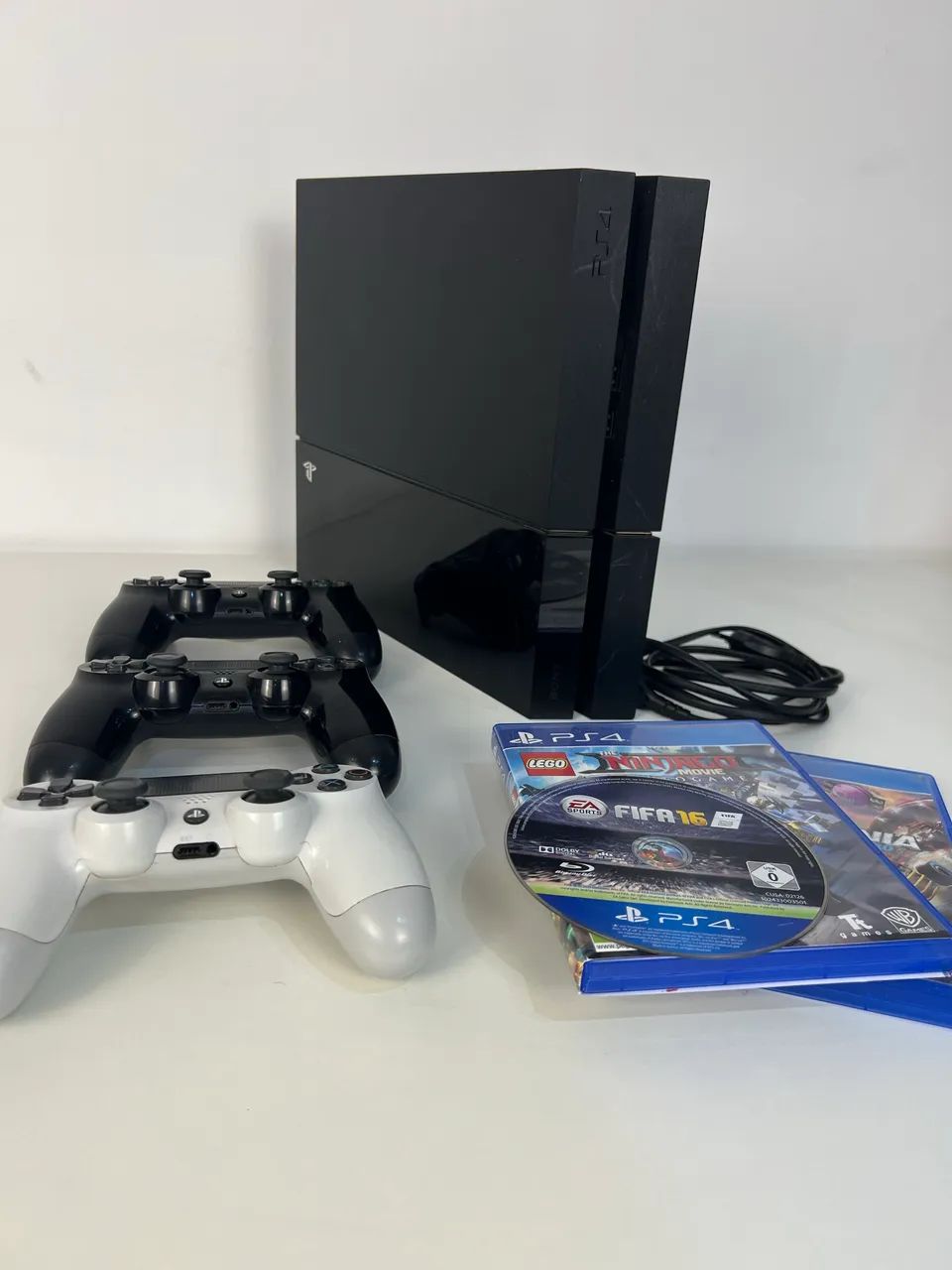 PS4 Fat 500GB + 3 Controles + 3 Jogos - Setup