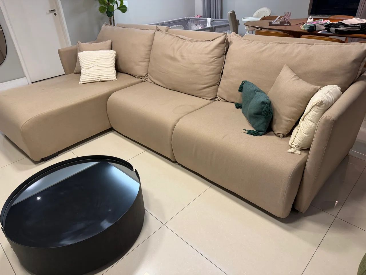 Sofá até 5 lugares com chaise (3,10m)