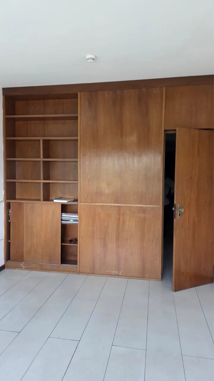     Guarda-roupa grande e conservado - Foto 3