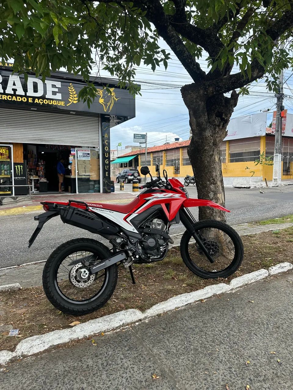 XR Tornado 300 único dono   (troco em carro de maior valor)