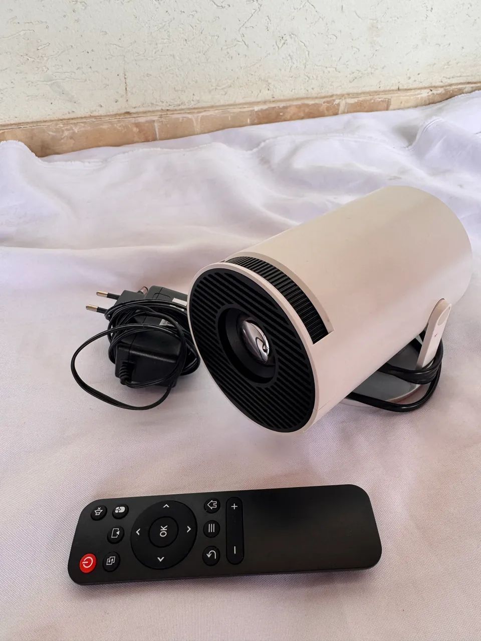 Projetor smart 4k ultra há - Foto 2