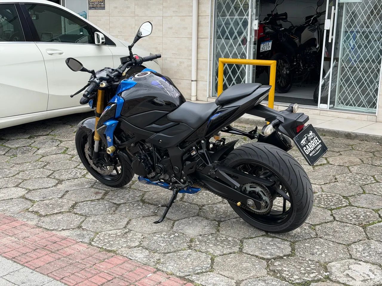 Suzuki GSX-S 750  - Foto 3