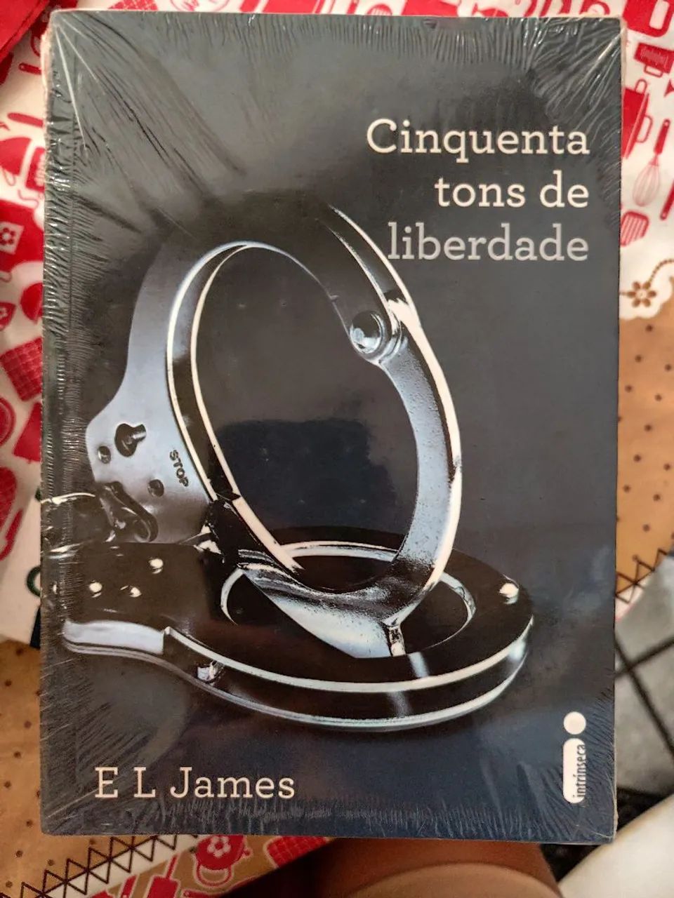 Série Cinquenta tons de cinza  - Foto 3