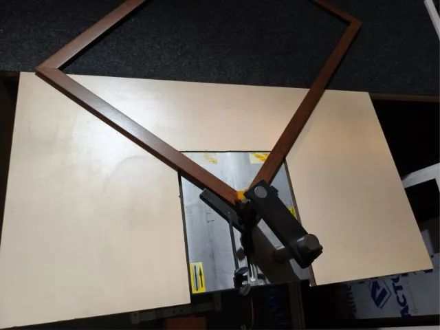 Grampeadeira Pneumática para Molduras pouquíssimo uso - Foto 3