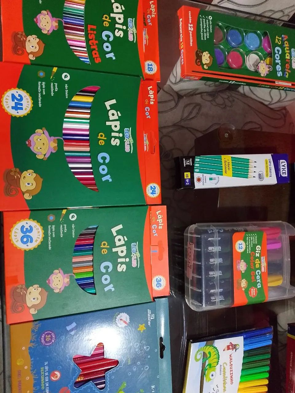 LOTE MATÉRIAS ESCOLAR apontador tesoura kids lápis cor etc - Foto 2