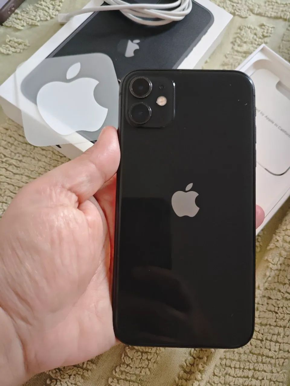 iPhone 11 com caixa, cabo original 128gb. Todo original  - Foto 2