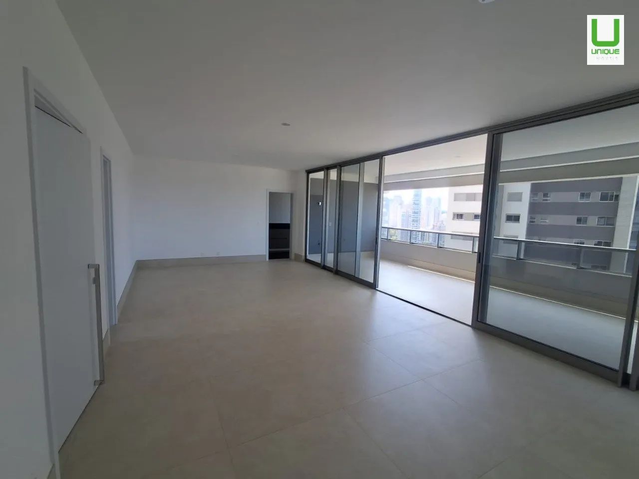 Espetacular Apartamento Linear de 208m² - 4 Suítes - Foto 2