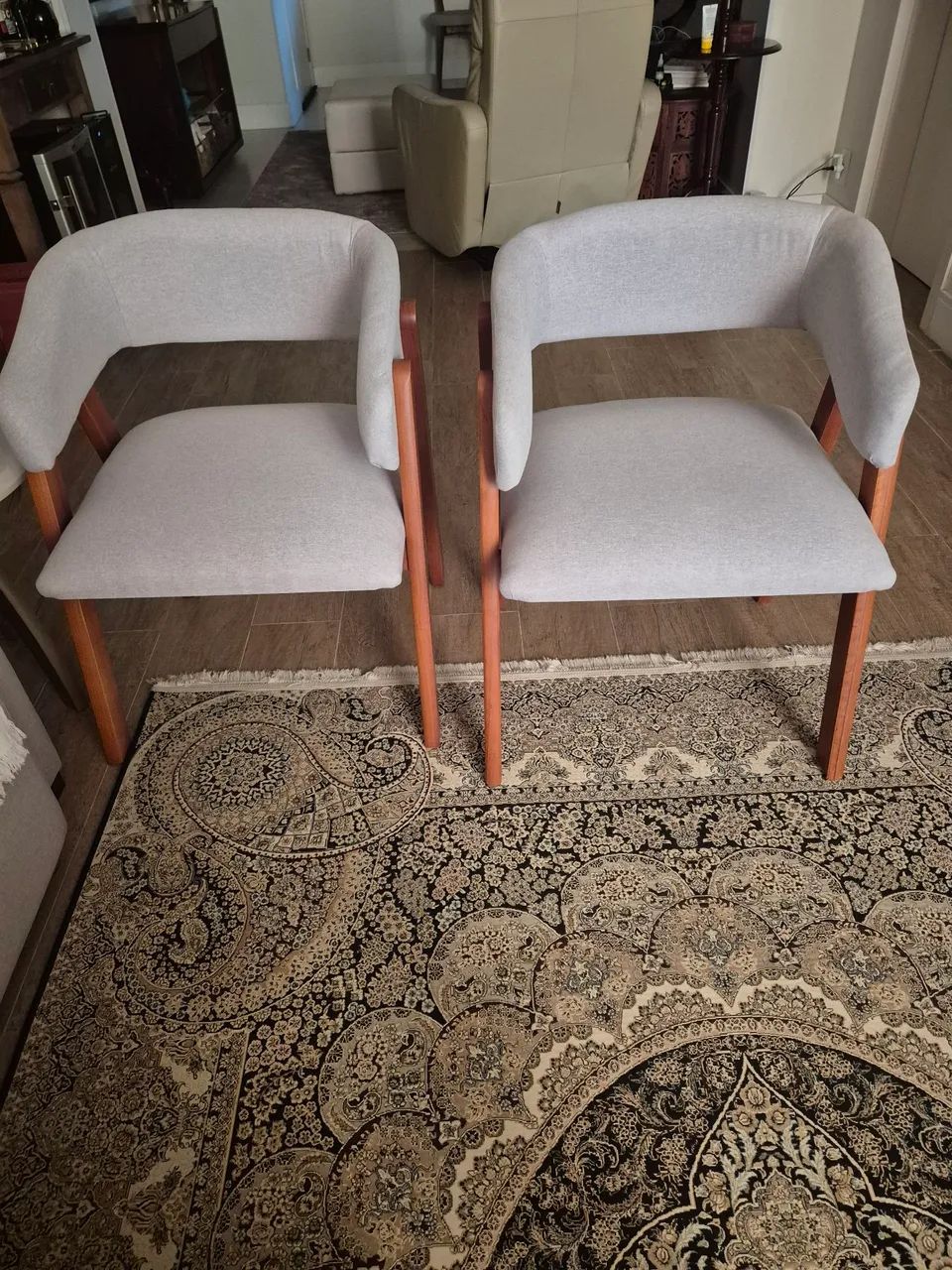 Cadeiras modernas, novas - Foto 3