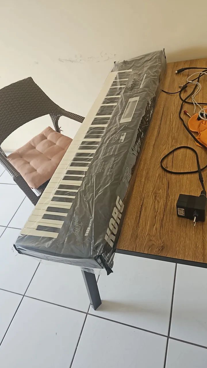 Korg Triton TR76 - Workstation. - Foto 3