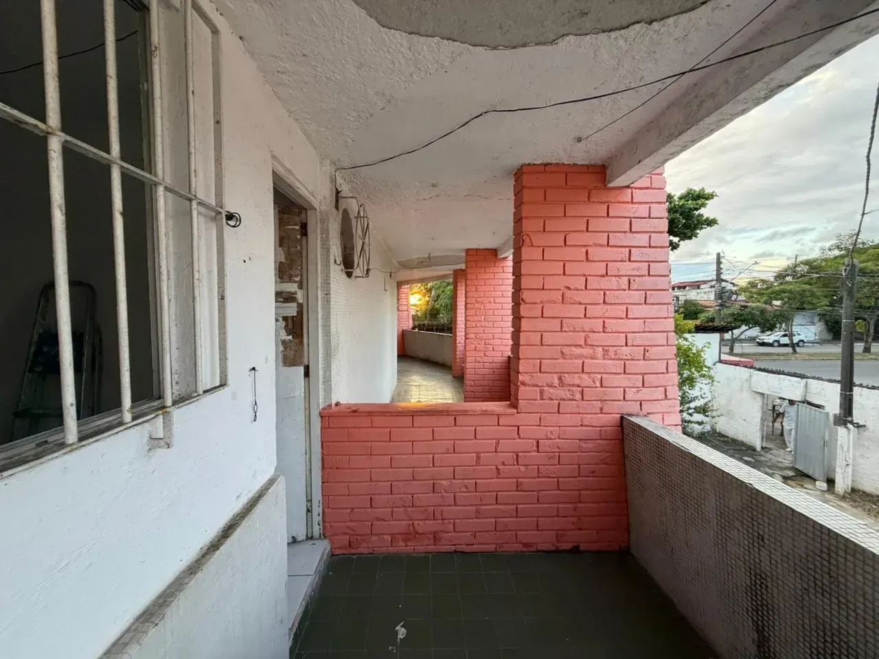 Imóvel para venda possui 480 metros quadrados com 6 quartos - Foto 2