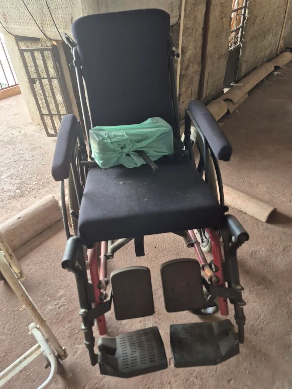Cadeira de rodas que vira cama