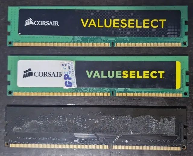 Memória RAM DDR3 4GB - Corsair + Genérica (12GB total)
