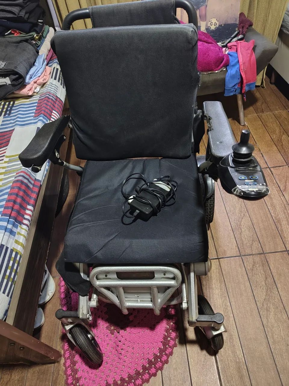 Cadeira de rodas motorizada 
