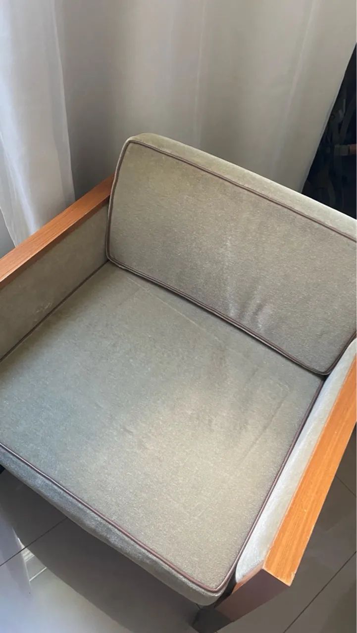 Poltrona rara, madeira maciça, tecido verde! 