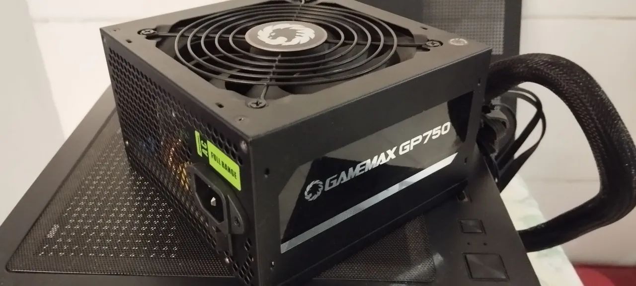 Fonte Gamemax 750w real plus bronze