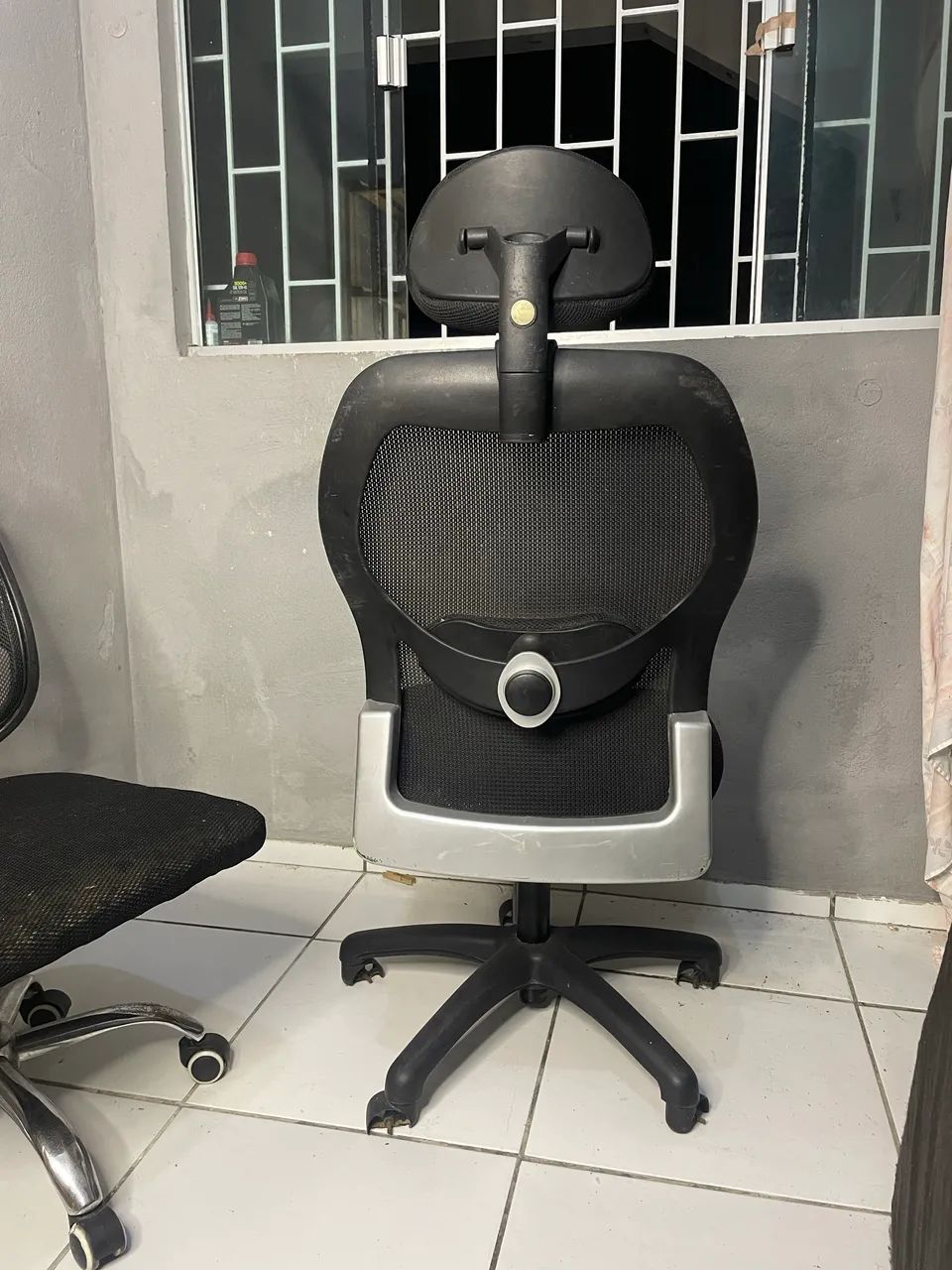 CADEIRA ESCRITÓRIO PRETA - Foto 2