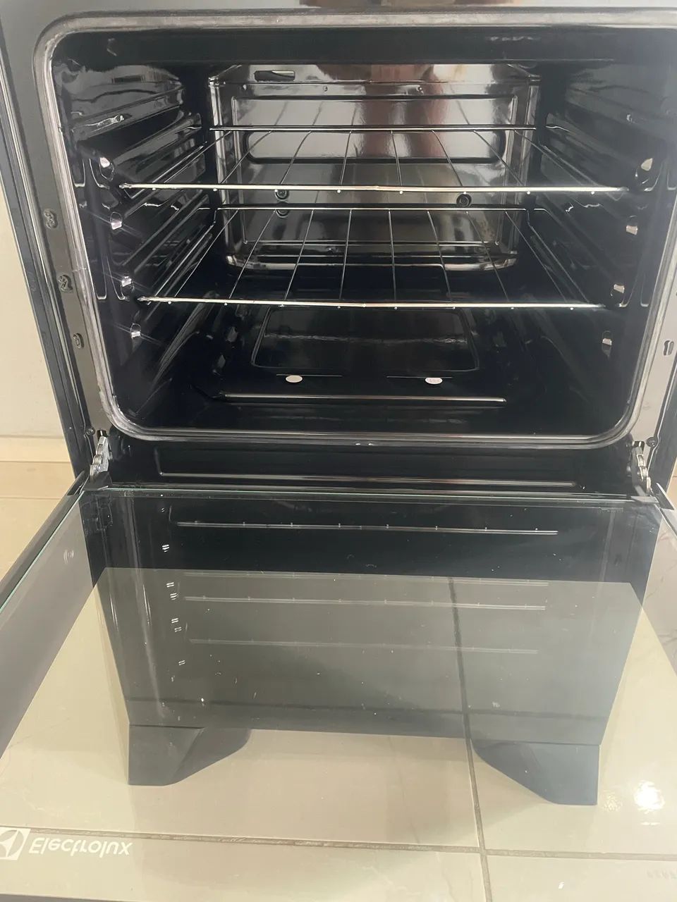 Fogão 4 bocas Eletrolux preto efficient mesa de vidro - Foto 2