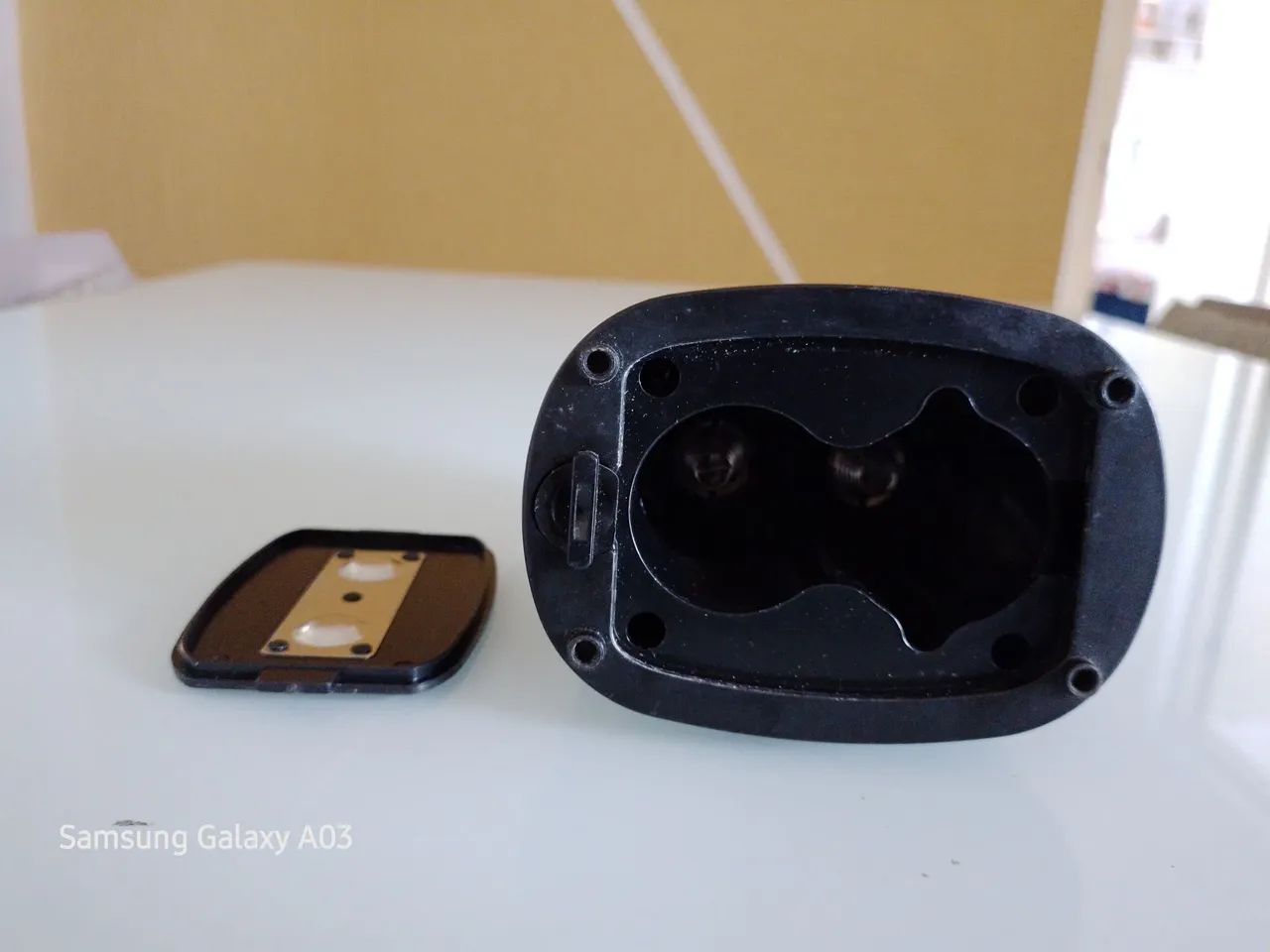 uma Parede Virtual (Virtual Wall), um acessório utilizado em robôs aspiradores - Foto 3